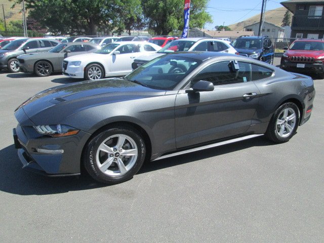 Used 2020 Ford Mustang Coupe RWD image 3