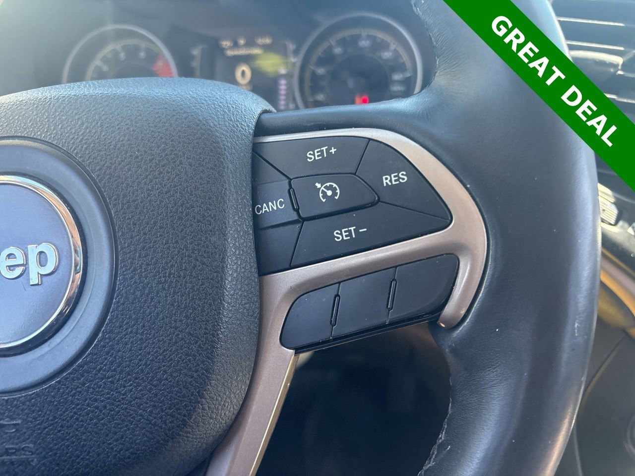 Used 2017 Jeep Cherokee Latitude w/ Safety/Convenience Group image 23