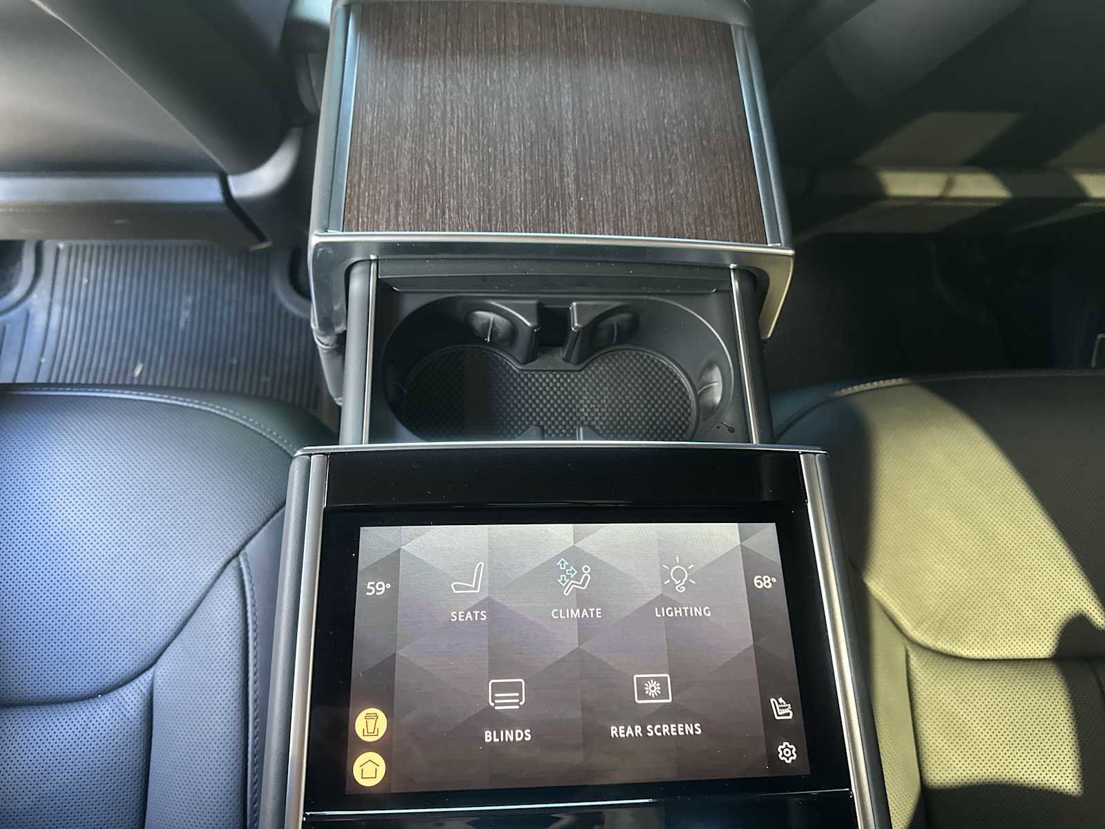 Used 2024 Land Rover Range Rover Autobiography image 31