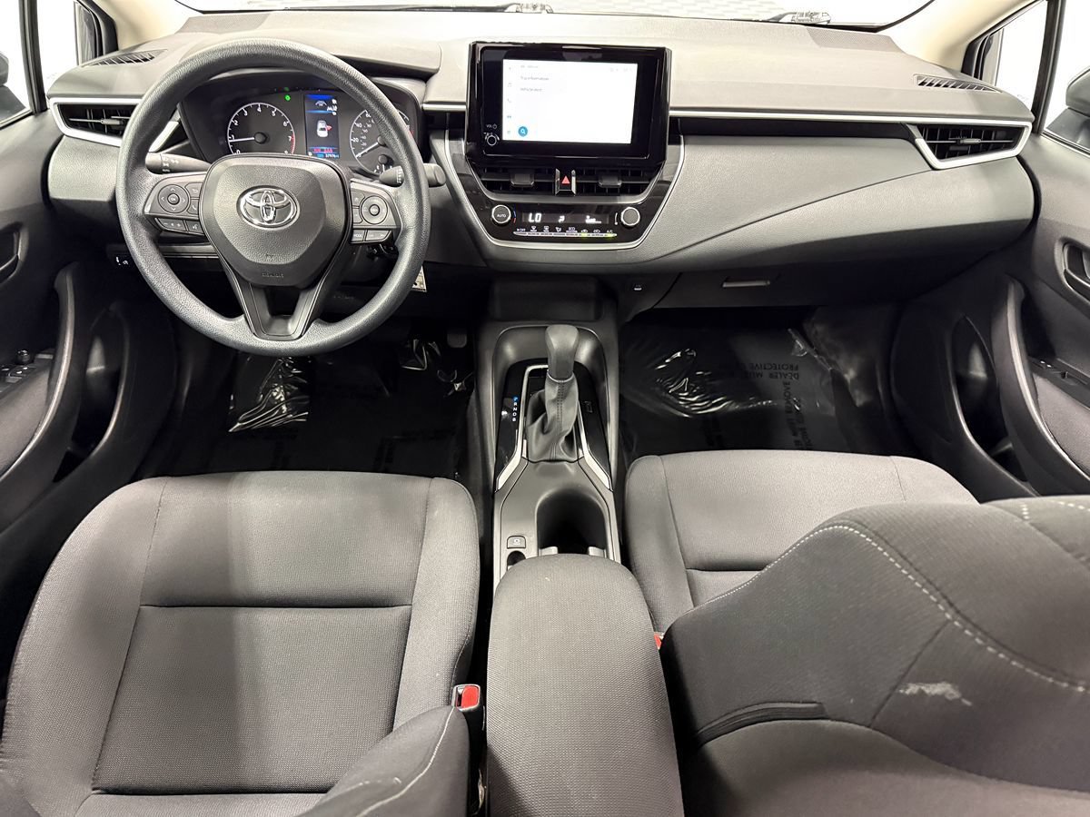 Used 2025 Toyota Corolla LE FWD image 11