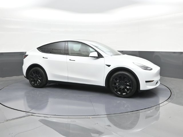 Used 2023 Tesla Model Y Long Range AWD/4WD image 13