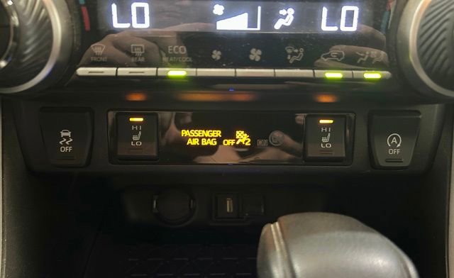 Used 2021 Toyota RAV4 XLE w/ Convenience Package AWD/4WD image 32