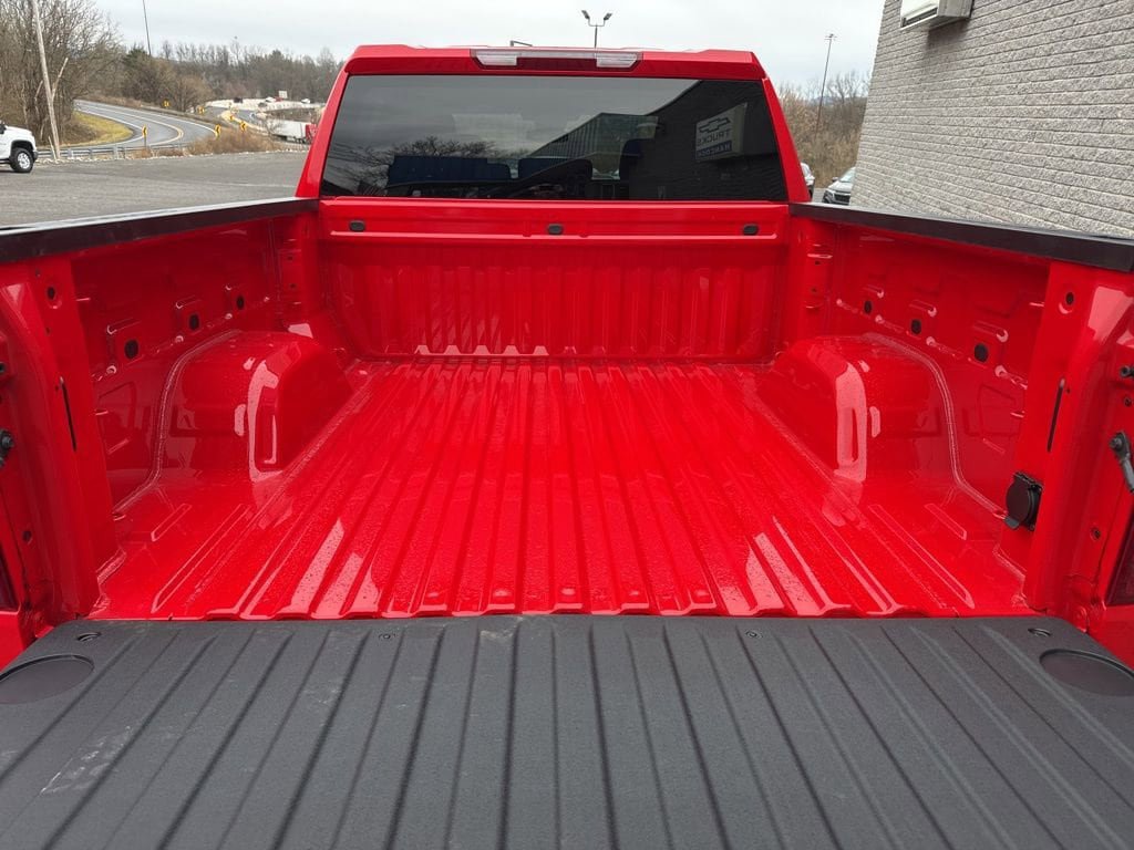 New 2026 Chevrolet Silverado 1500 Custom Trail Boss w/ LPO, Dark Essentials Package AWD/4WD image 8