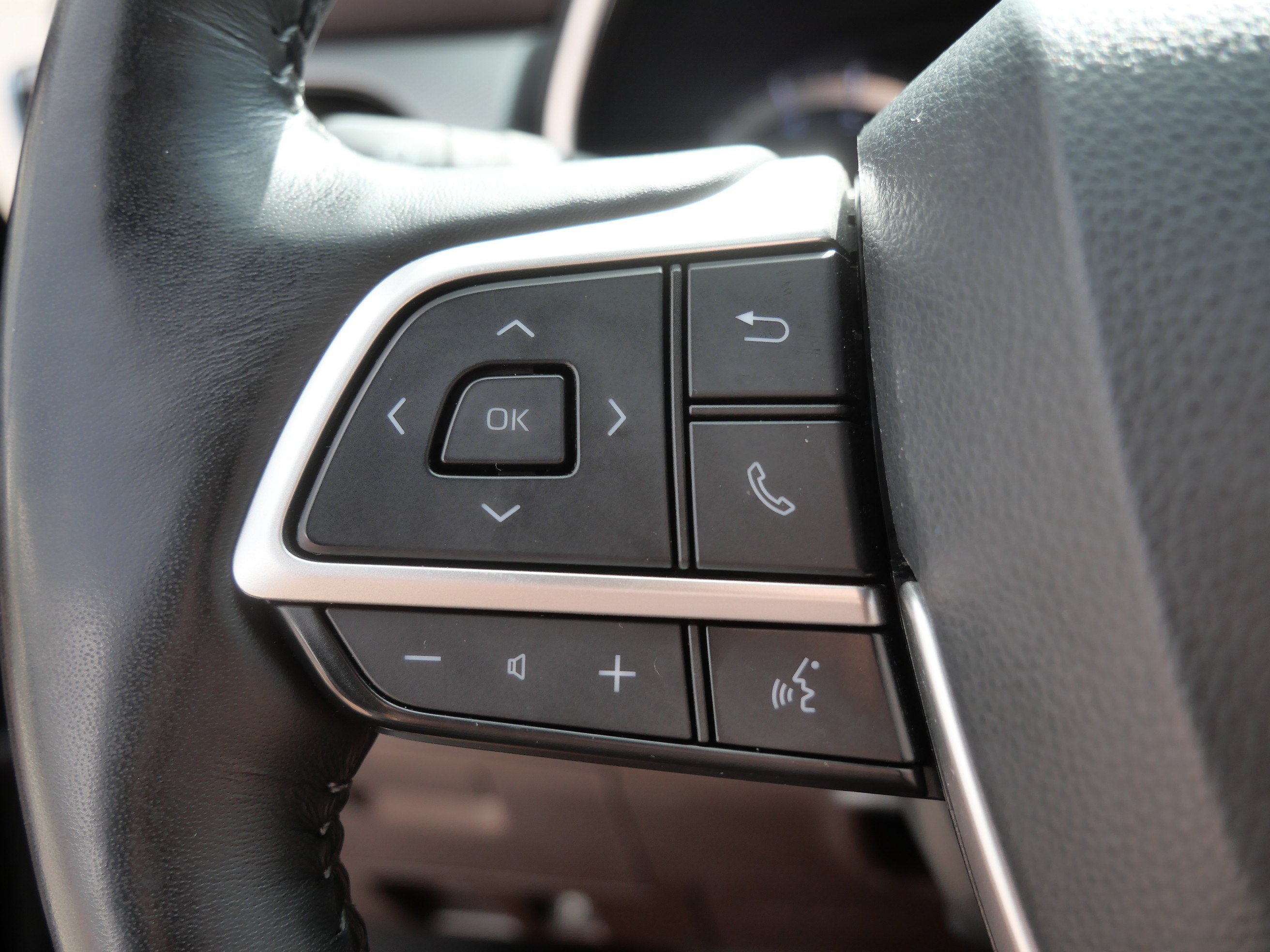 Used 2022 Toyota Highlander Platinum AWD/4WD image 28
