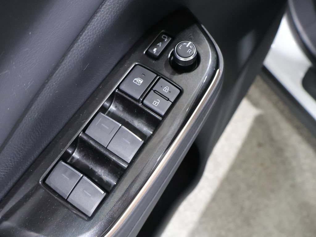 Used 2026 Toyota Crown AWD/4WD image 13