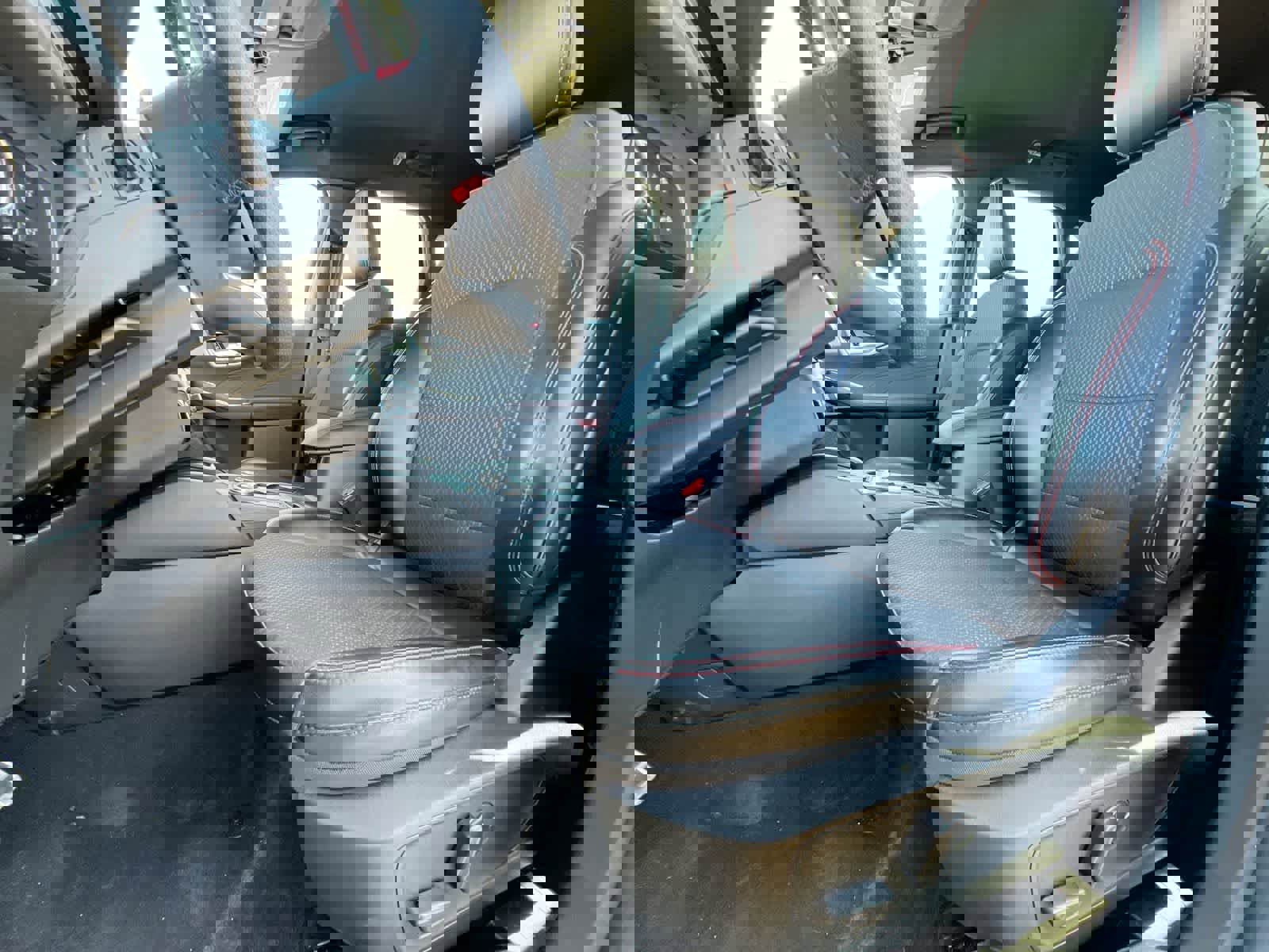 Used 2023 Ford Escape ST-Line Elite AWD/4WD image 16