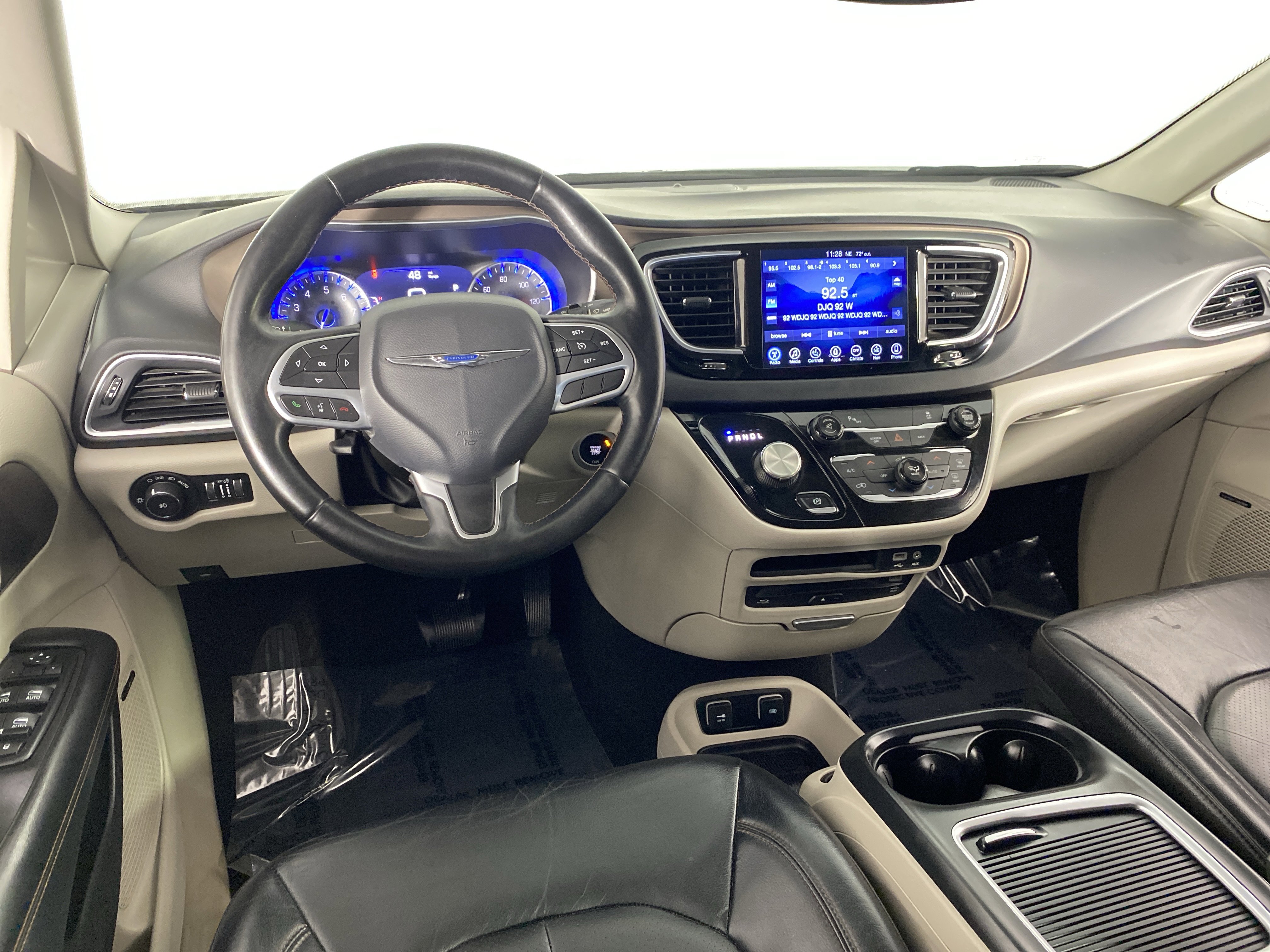Used 2017 Chrysler Pacifica Touring-L Plus image 18