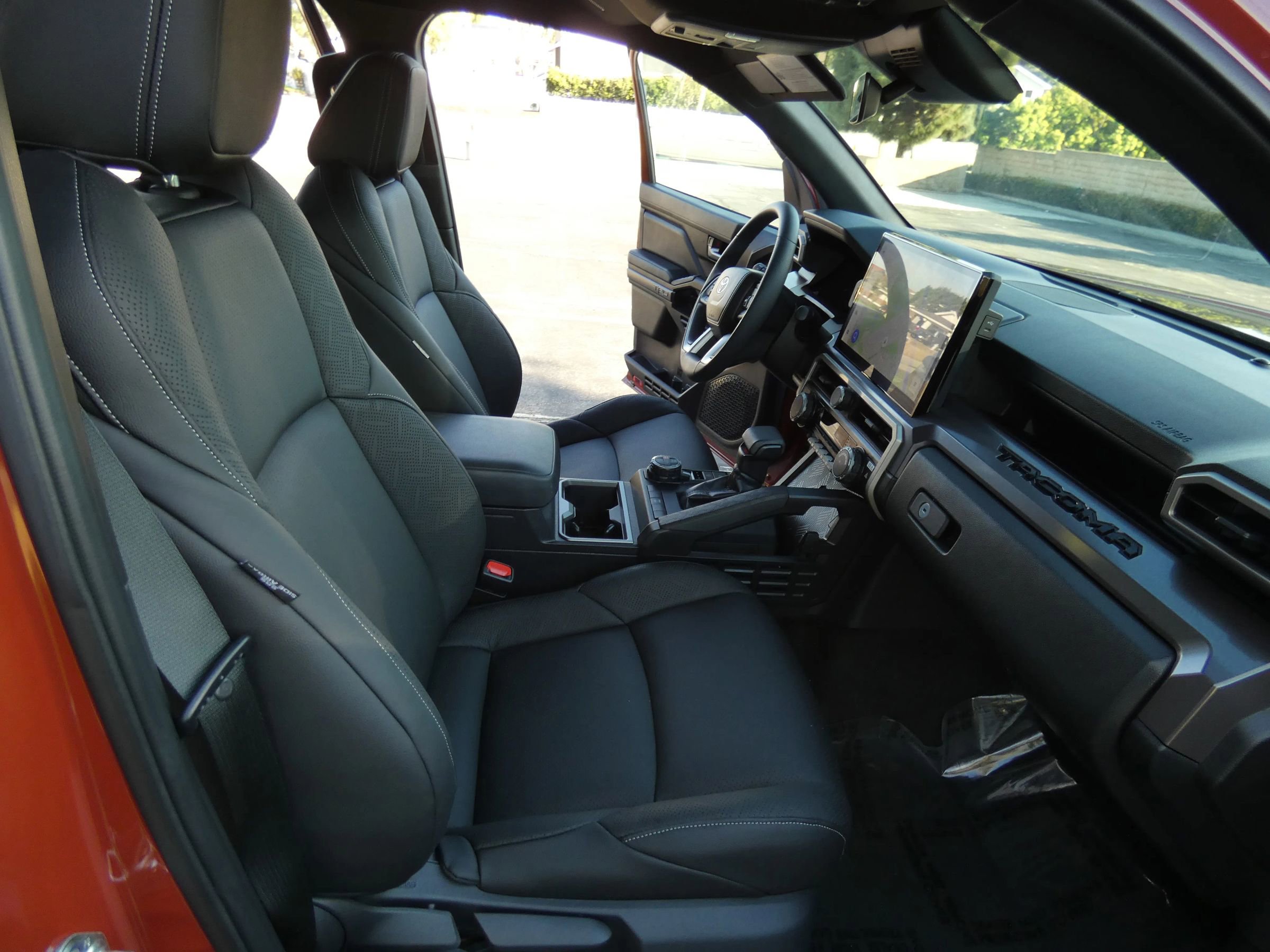 Used 2025 Toyota Tacoma TRD Off-Road image 33