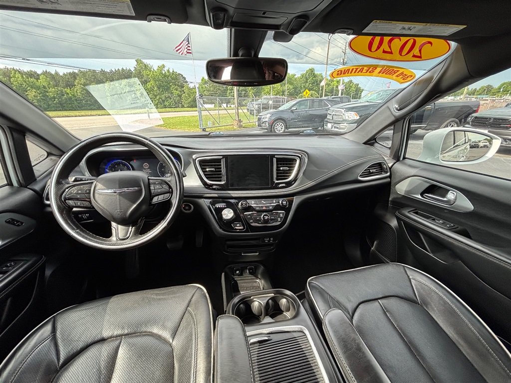 Used 2020 Chrysler Pacifica Limited w/ S Appearance Package FWD image 17