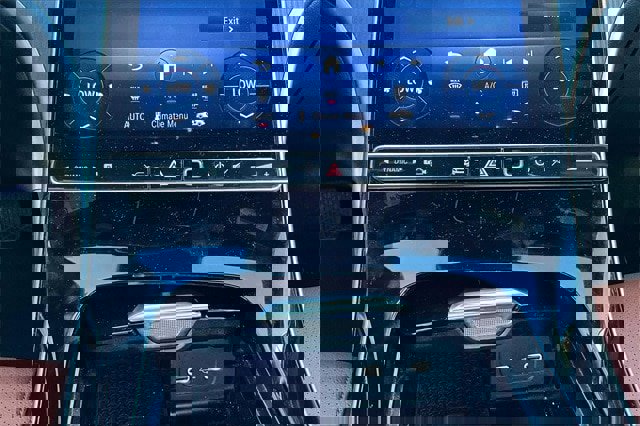 Certified 2025 Mercedes-Benz C 300 4MATIC Sedan image 19