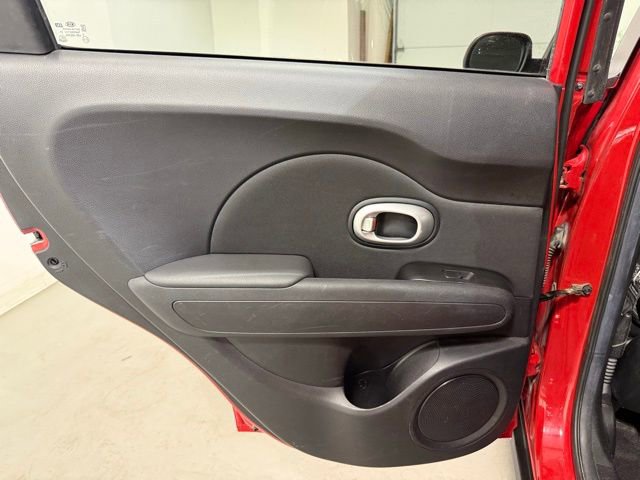 Used 2015 Kia Soul + image 19