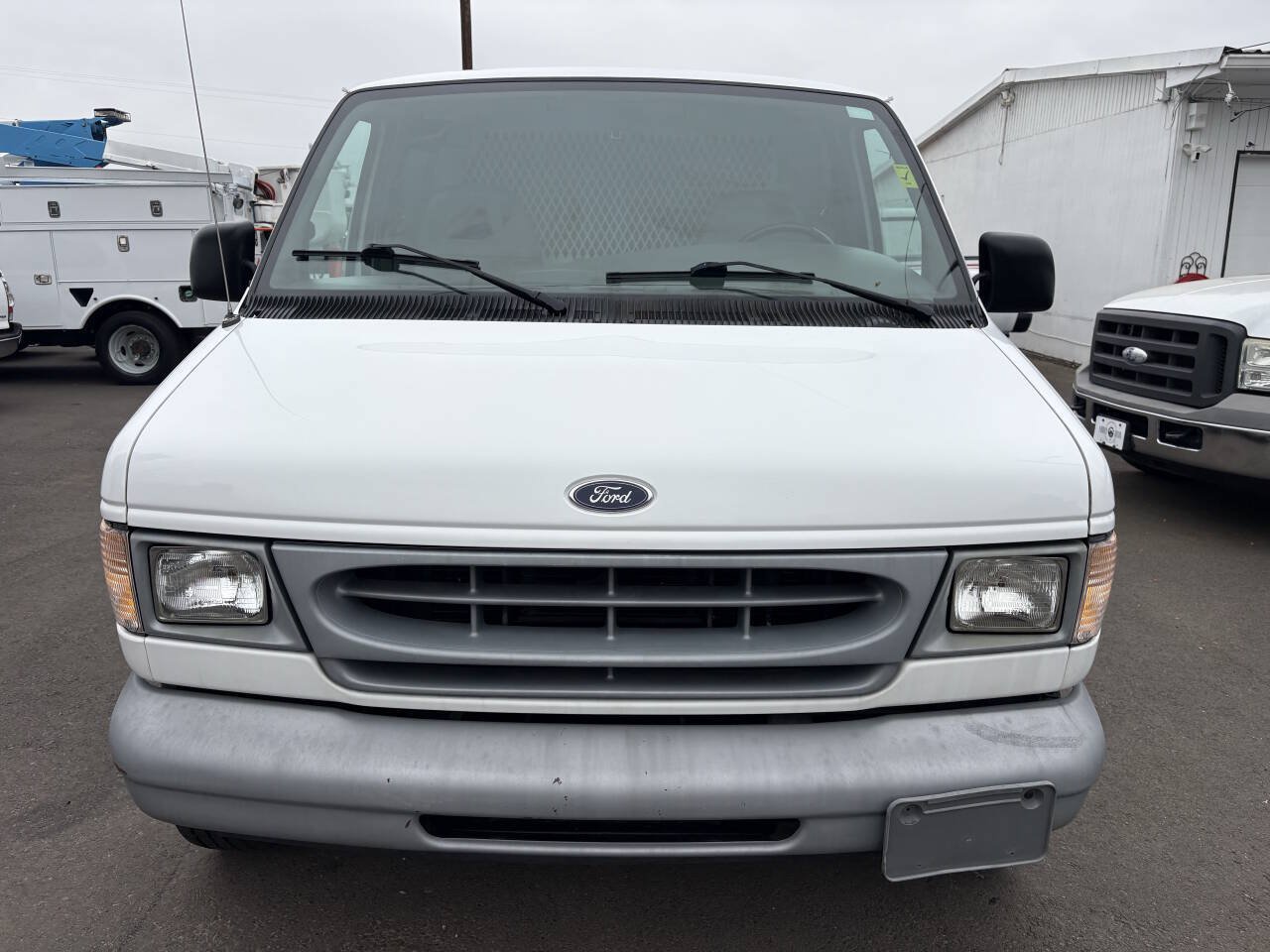 Used 1999 Ford E-150 and Econoline 150 RWD image 7