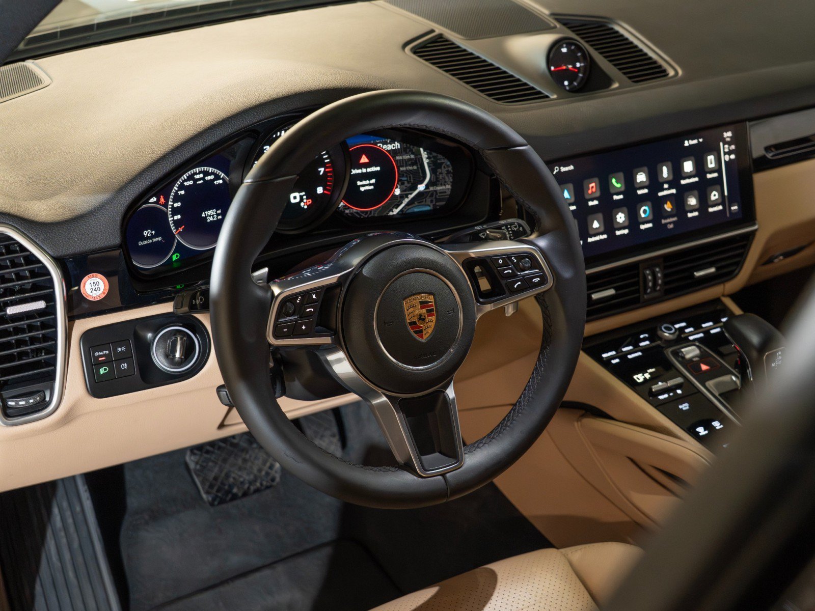 Certified 2022 Porsche Cayenne AWD/4WD image 4