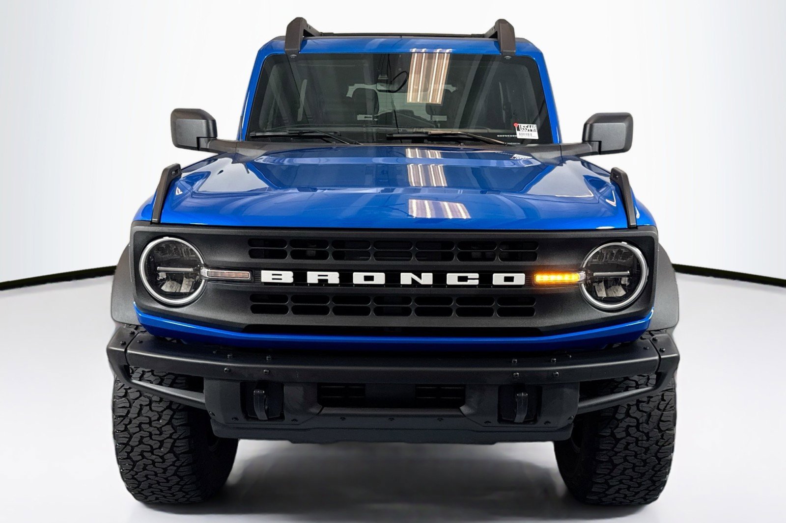 Used 2021 Ford Bronco Black Diamond image 2