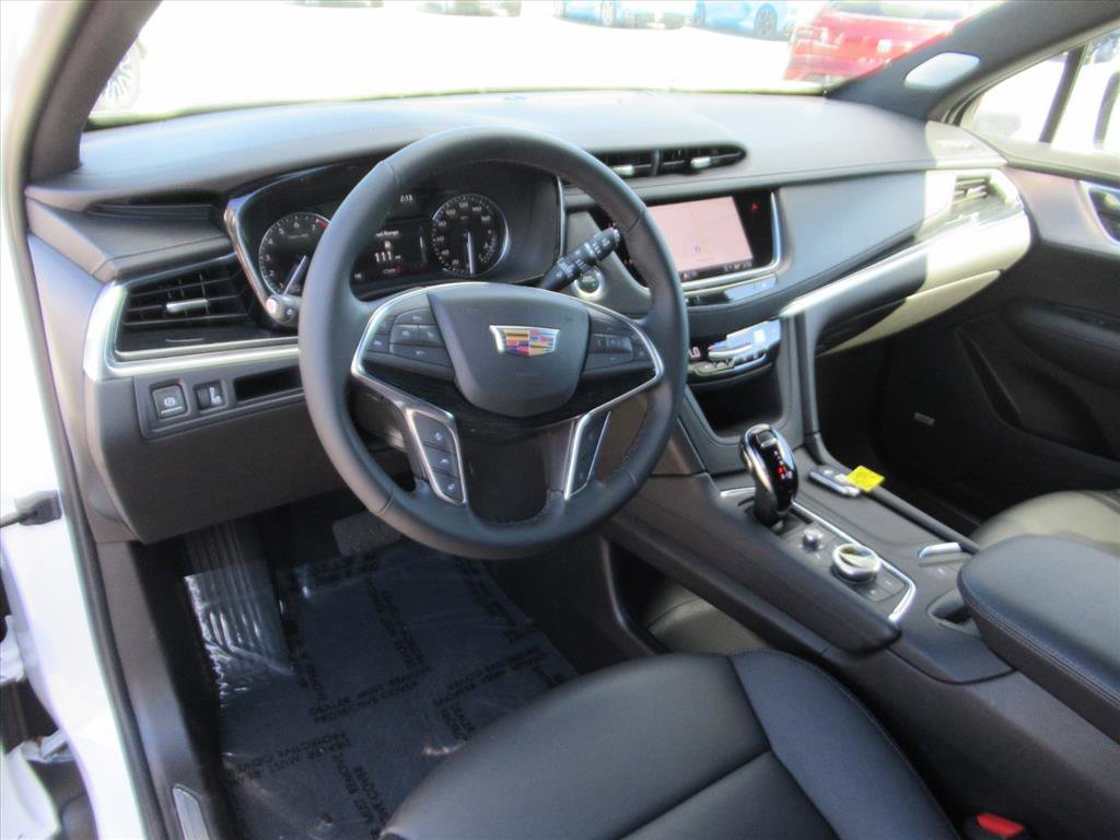 Used 2025 Cadillac XT5 Premium Luxury image 14