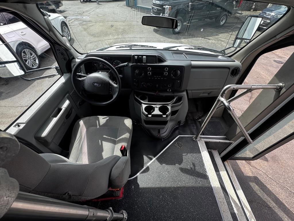 Used 2018 Ford E-450 and Econoline 450 Super Duty w/ Shuttle Bus Prep Package RWD image 12