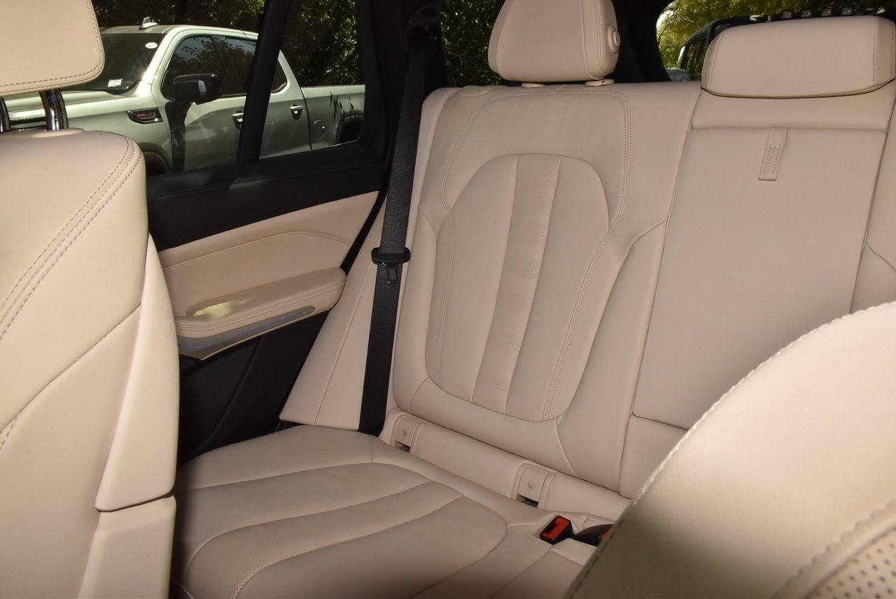 Used 2021 BMW X5 xDrive40i w/ Premium Package AWD/4WD image 19