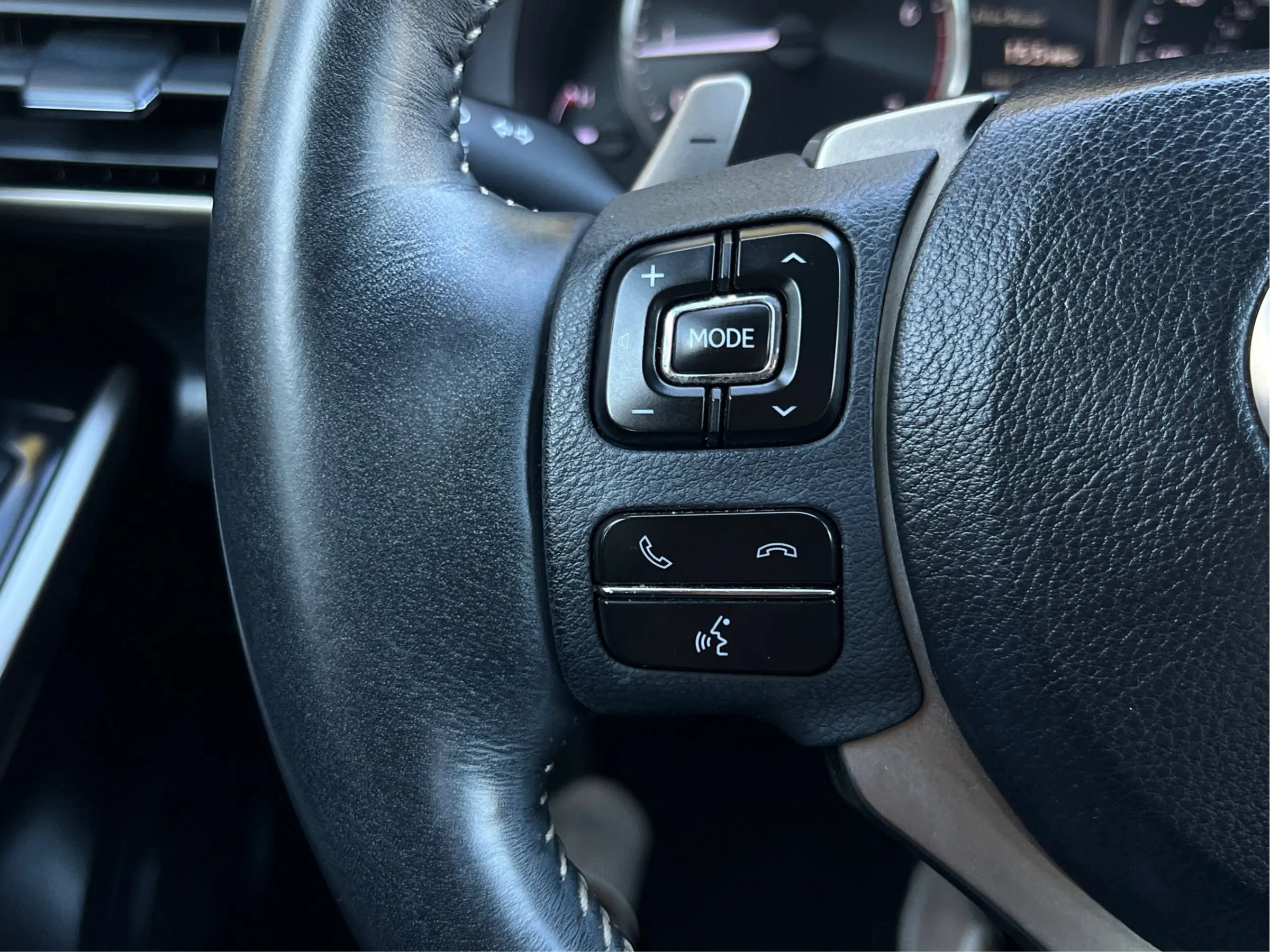 Used 2019 Lexus IS 300 w/ Premium Package RWD image 27