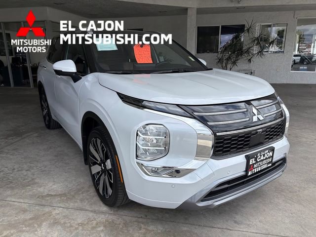 Used 2025 Mitsubishi Outlander SEL