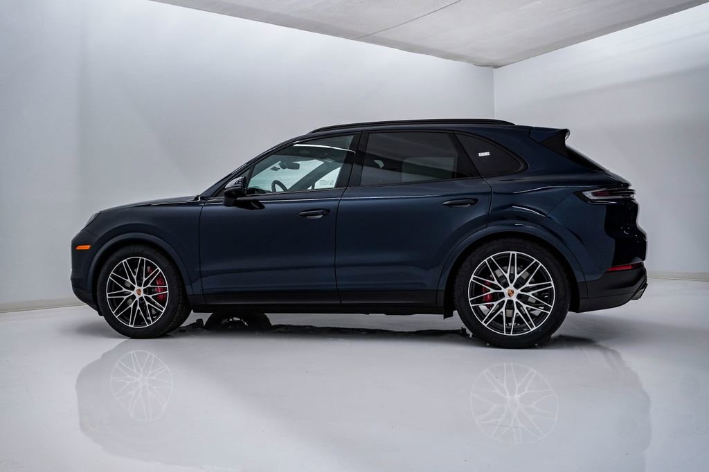 New 2026 Porsche Cayenne S image 2