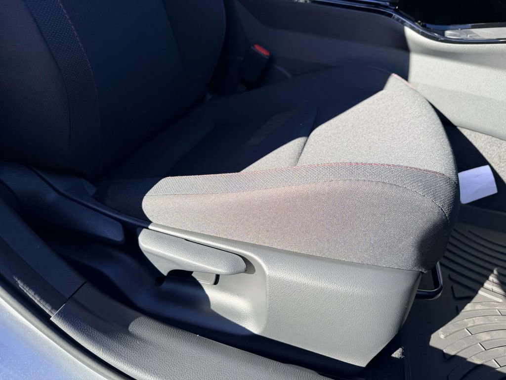 New 2026 Toyota Prius Plug-In Hybrid FWD image 11