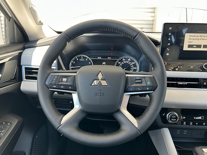 New 2026 Mitsubishi Outlander SE FWD image 21