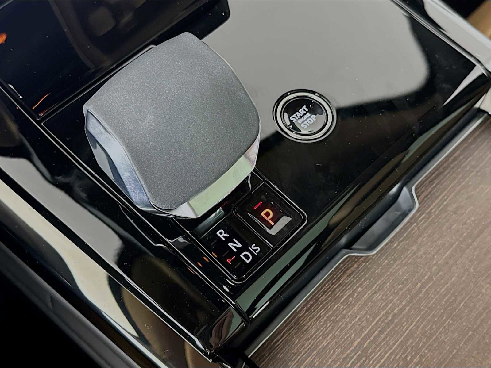 Used 2024 Land Rover Range Rover Sport SE image 16