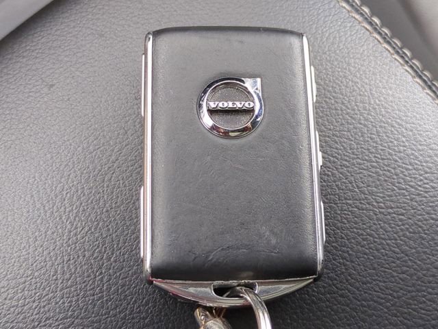 Used 2019 Volvo XC40 T5 Inscription AWD/4WD image 25