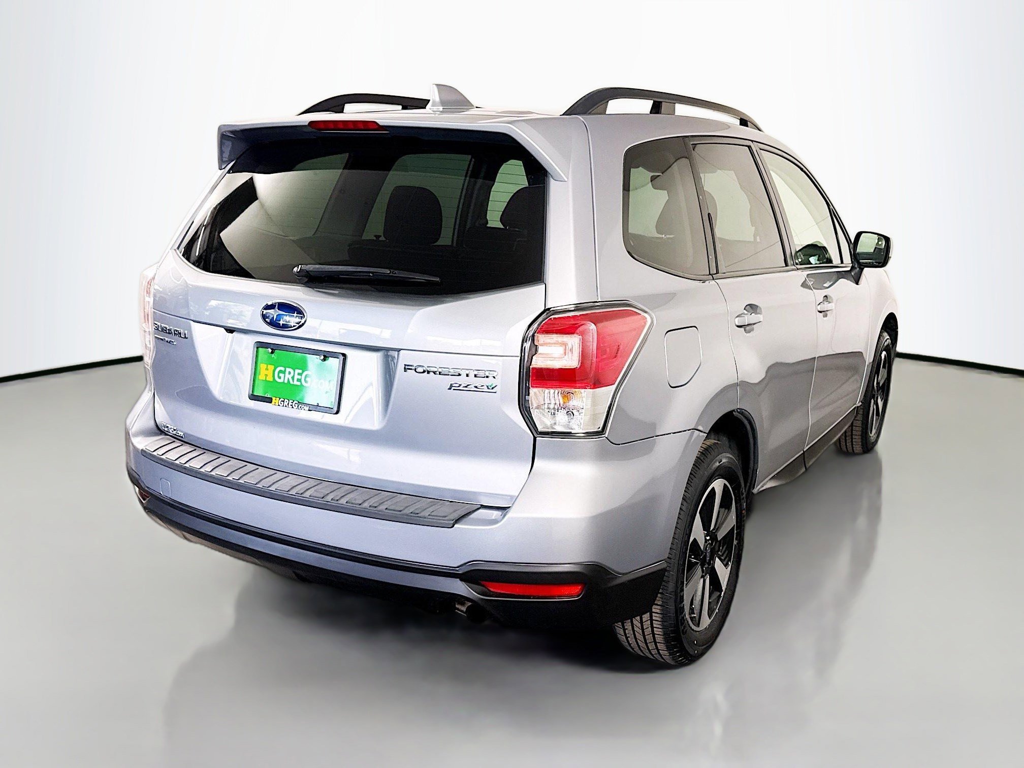Used 2017 Subaru Forester 2.5i Premium w/ All-Weather Package image 10
