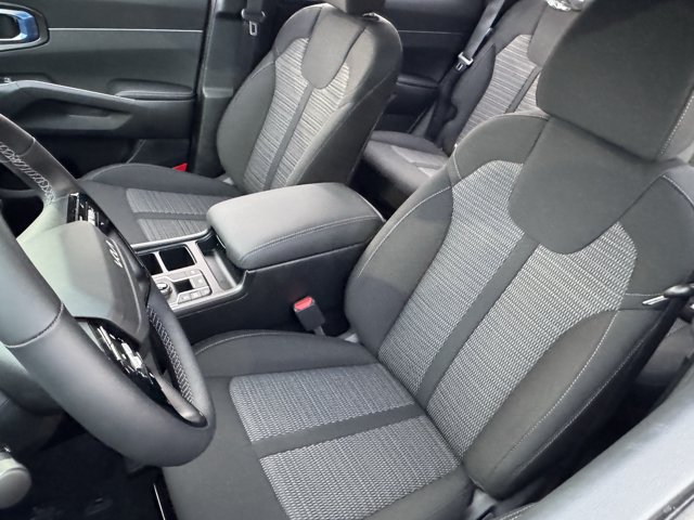 New 2026 Kia Sorento LX FWD image 22
