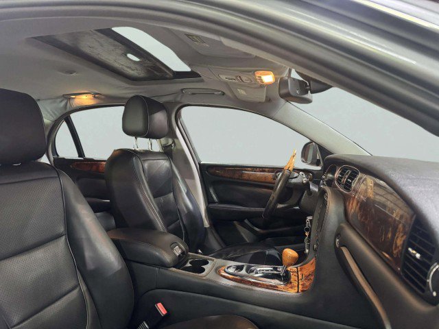 Used 2008 Jaguar XJ8 image 42