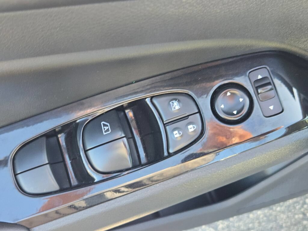 Used 2024 Nissan Altima 2.5 SR FWD image 28