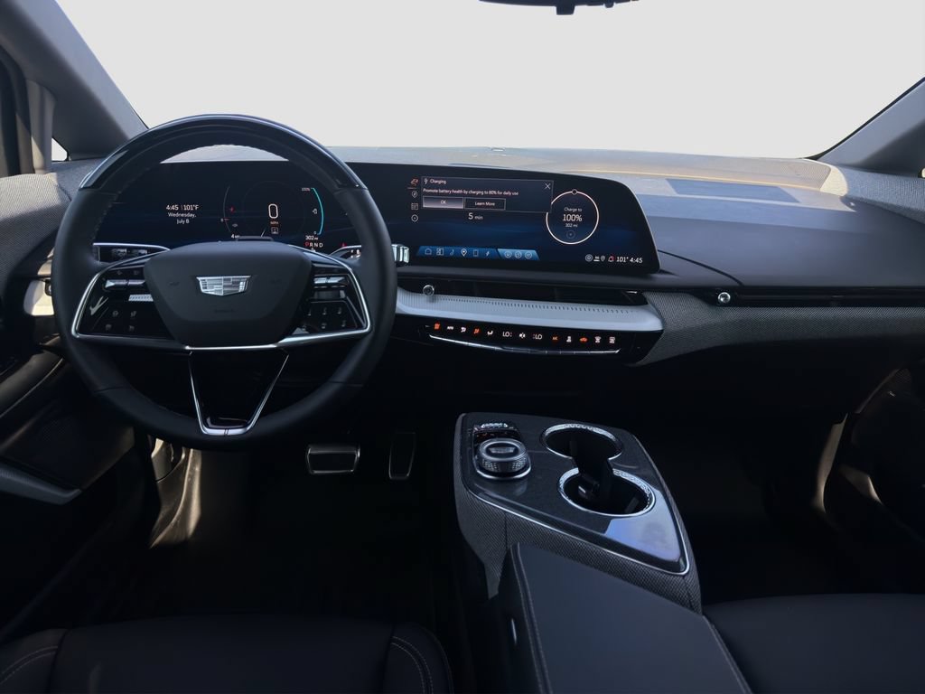 Used 2025 Cadillac Optiq Luxury 1 AWD/4WD image 14