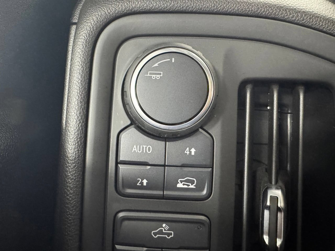 Used 2025 Chevrolet Silverado 1500 Custom AWD/4WD image 26