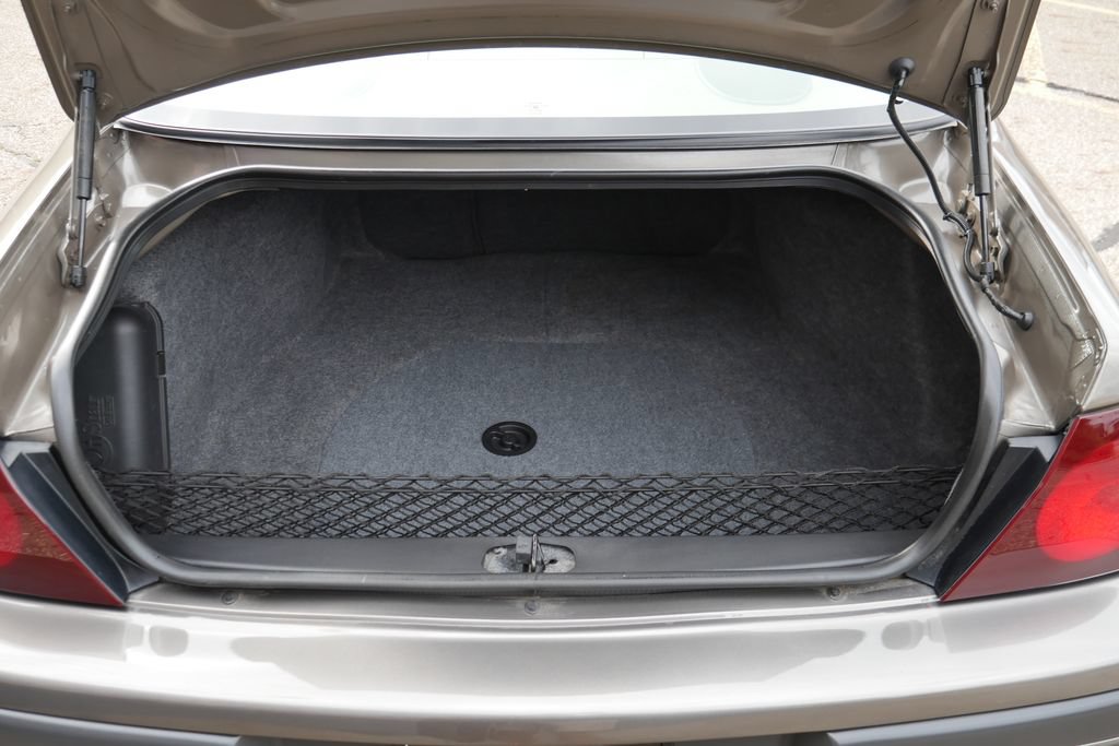 Used 2002 Chevrolet Impala LS w/ Seating Comfort Pkg FWD image 8