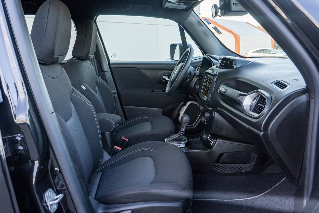 Used 2021 Jeep Renegade Latitude image 19