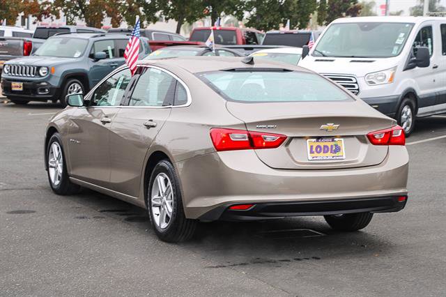 Used 2023 Chevrolet Malibu LS image 2