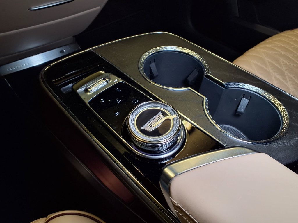 New 2026 Cadillac Lyriq Signature Sport w/ Nappa Leather Package RWD image 19