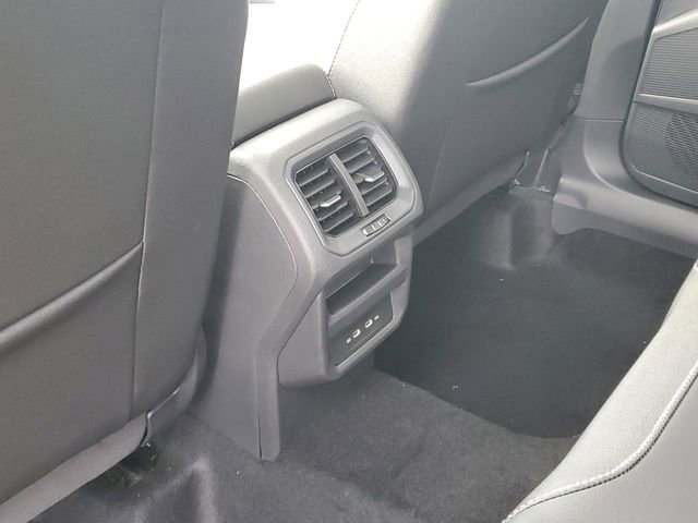 New 2026 Volkswagen Taos SE image 30