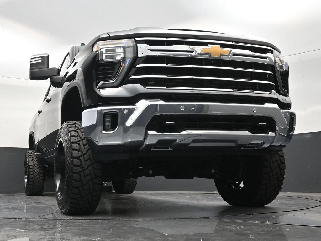 Used 2024 Chevrolet Silverado 2500 LTZ w/ LTZ Plus Package AWD/4WD image 27