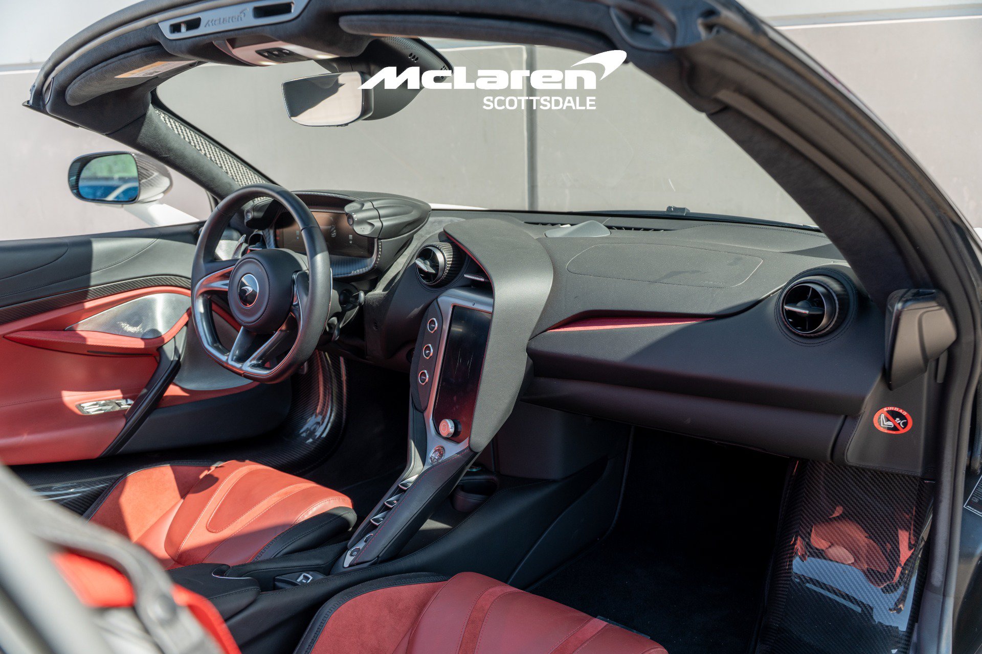 Used 2024 McLaren 750S Spider RWD image 18