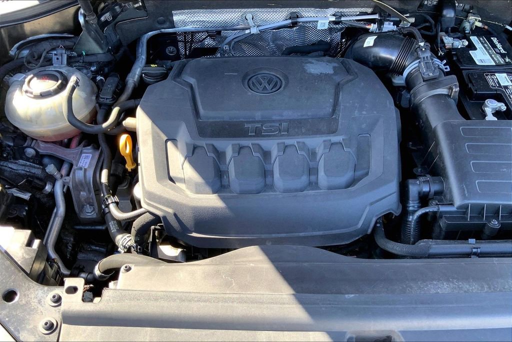 Used 2022 Volkswagen Tiguan SE w/ Panoramic Sunroof Package image 31