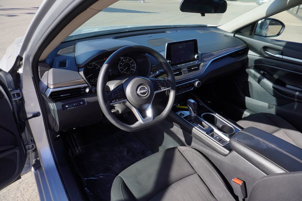 Used 2023 Nissan Altima 2.5 SV image 24