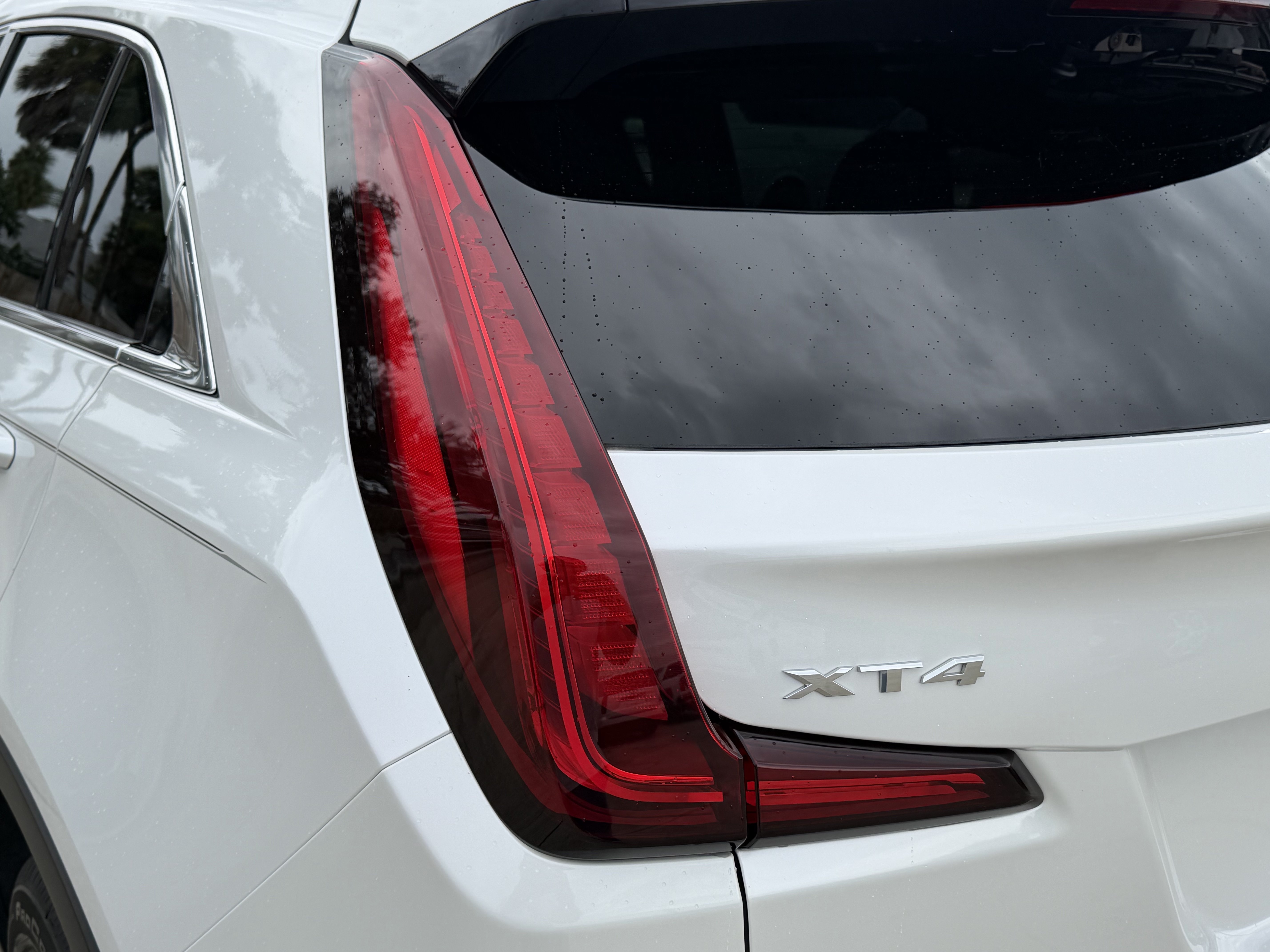 Certified 2022 Cadillac XT4 Premium Luxury w/ Enhanced Visibility Package FWD image 9