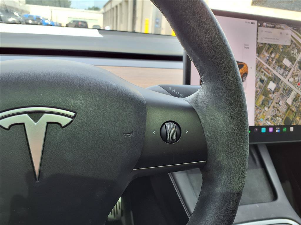 Used 2024 Tesla Model Y Long Range AWD/4WD image 17