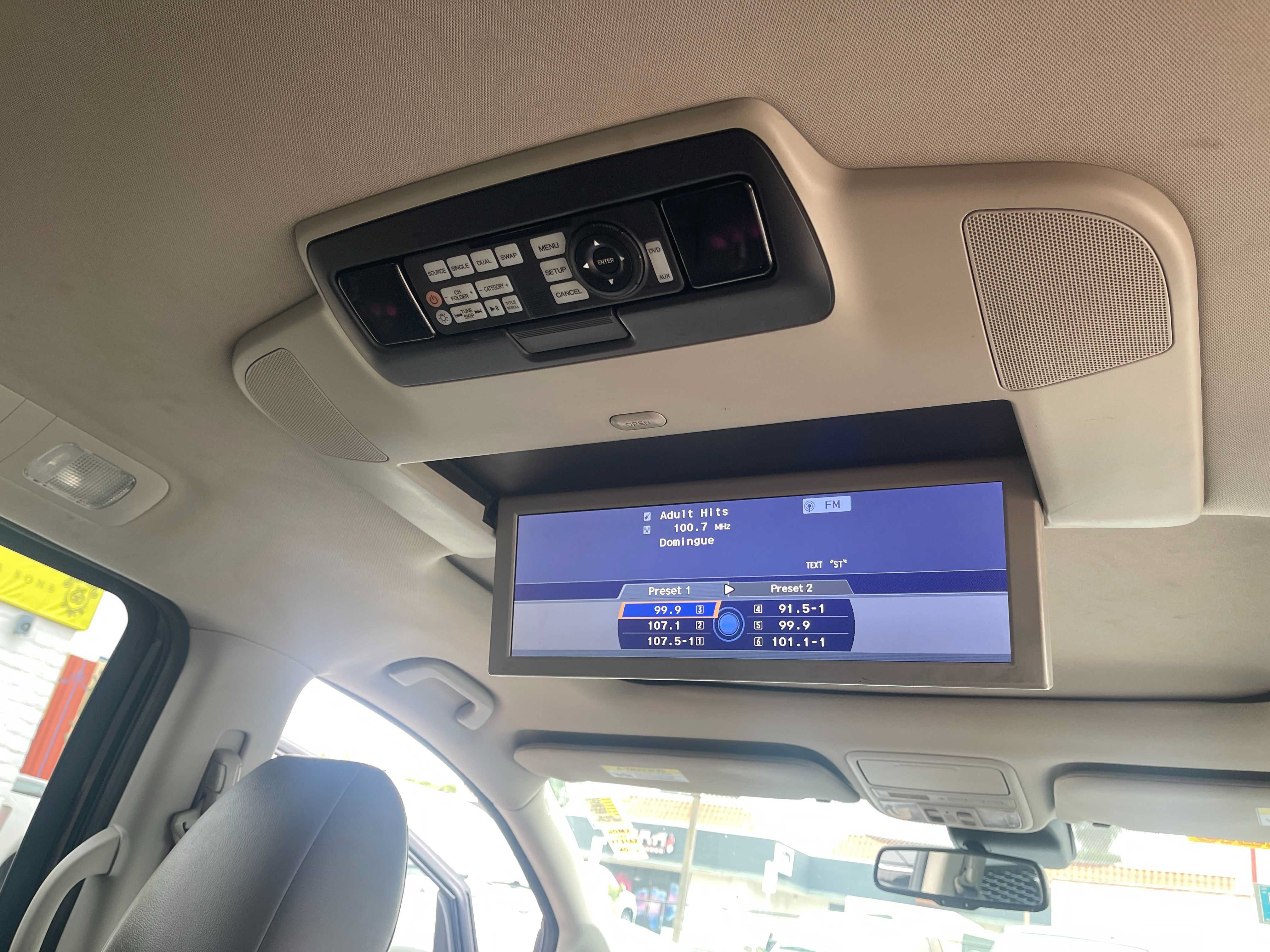 Used 2014 Honda Odyssey Touring Elite image 15