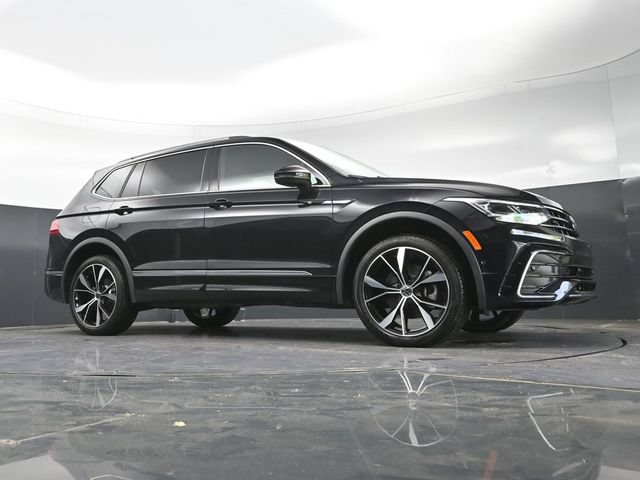 Used 2024 Volkswagen Tiguan SEL R-Line AWD/4WD image 34