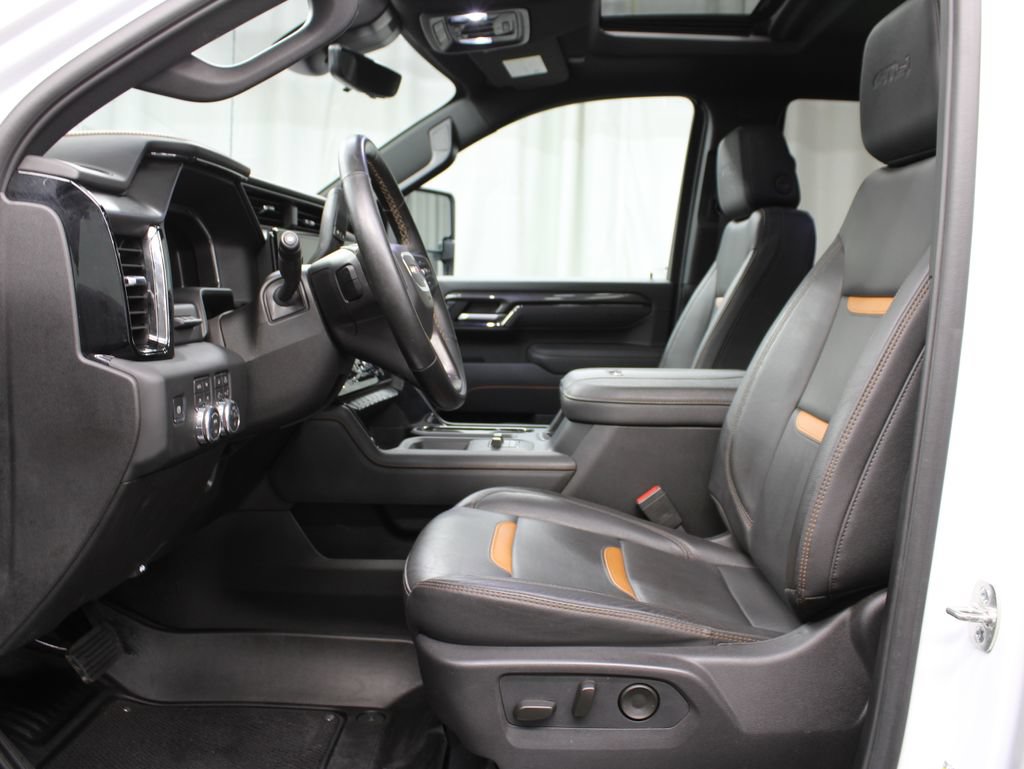 Used 2026 GMC Sierra 2500 AT4 w/ Technology Package AWD/4WD image 15