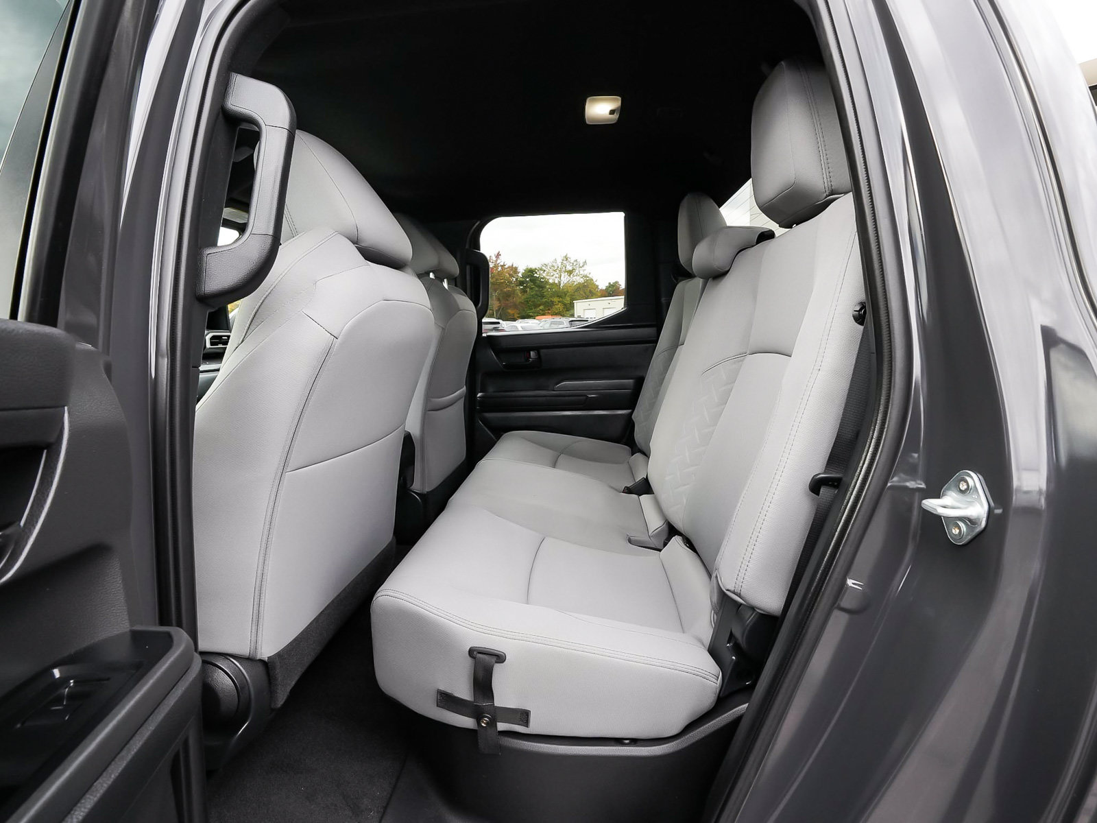 Used 2024 Toyota Tacoma SR5 AWD/4WD image 32