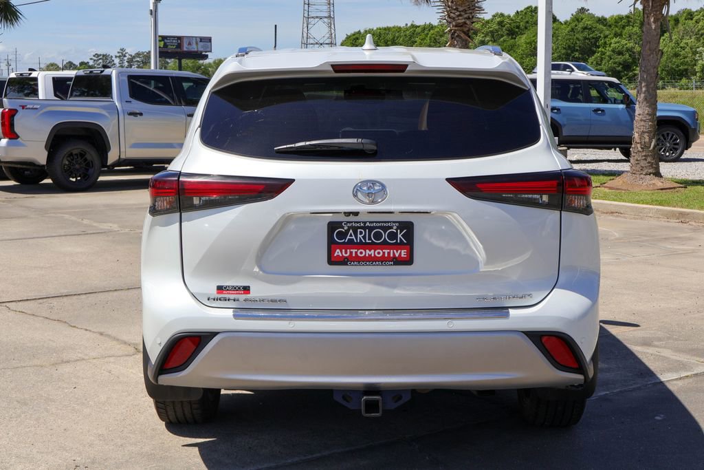Used 2024 Toyota Highlander Platinum image 27